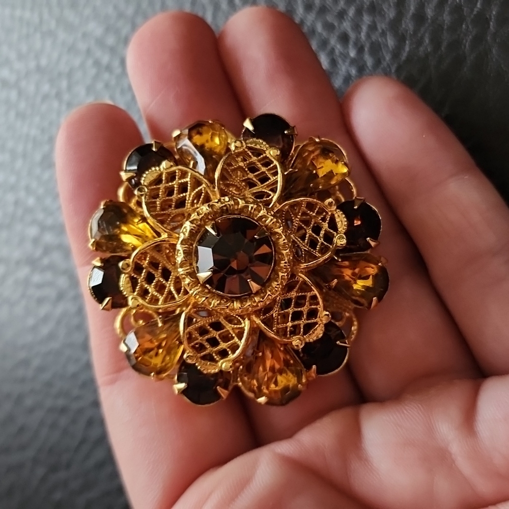 VTG brooch